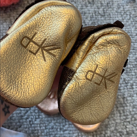 Excellent condition Freshly Picked Girls Mocs - Picture 4 of 5